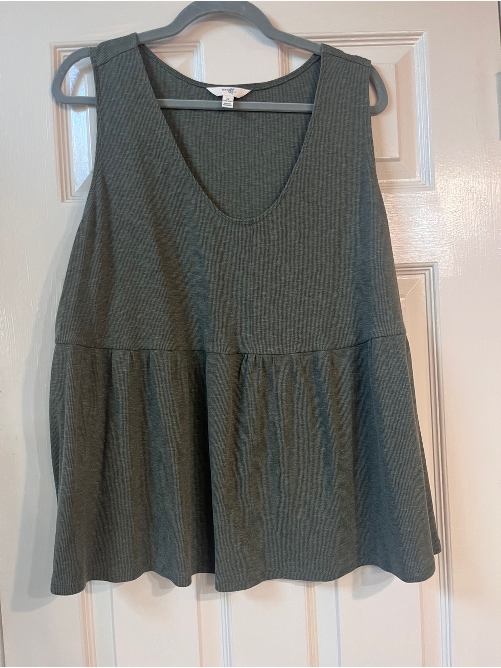 Terra & Sky Olive Green Sleeveless Peplum Tank